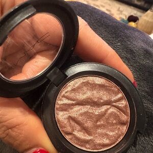 MAC Cosmetics foiled Eyeshadow
